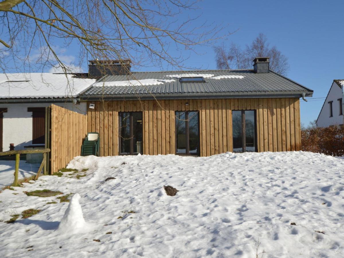 Quaint Cottage In Mont Near High Fens Nature Park Malmedy Eksteriør billede
